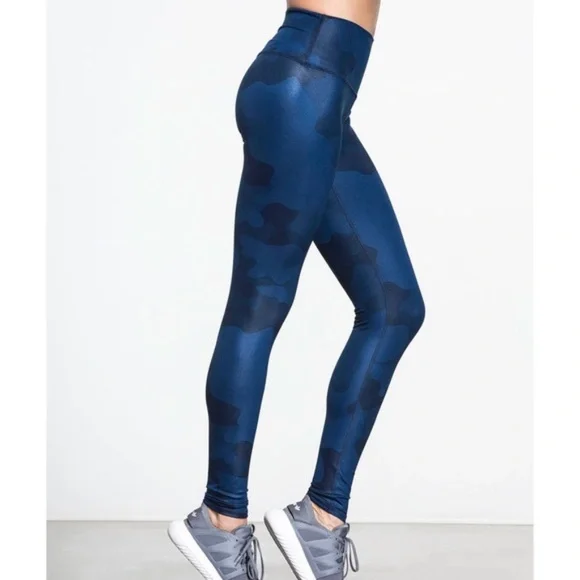 ALO Yoga Navy Blue Camo Airbrush Legging High Rise - Picture 4 of 16